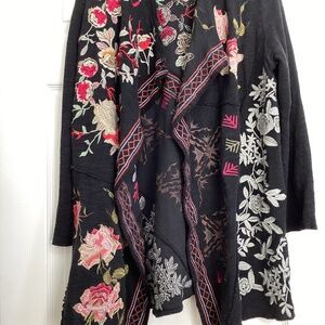 Beautiful Paparazzi Embroidered Sweater